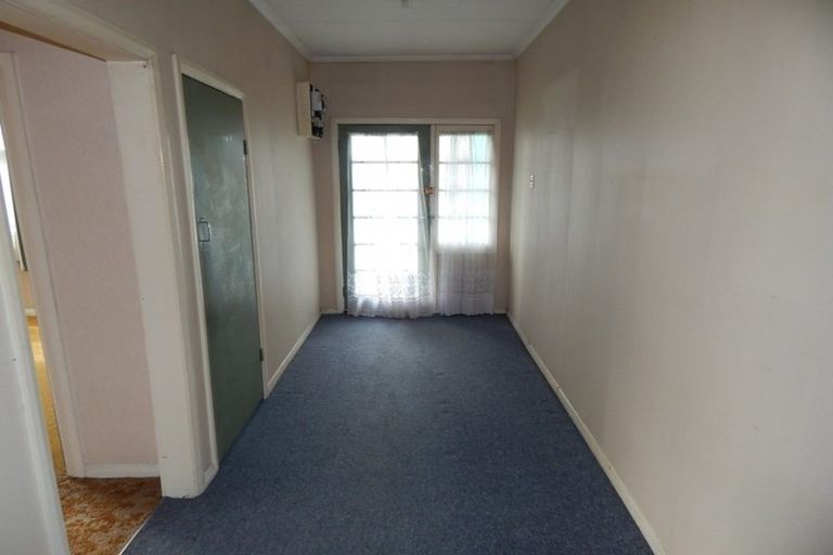 Photo of property in 104 Peel Street, Westport, 7825