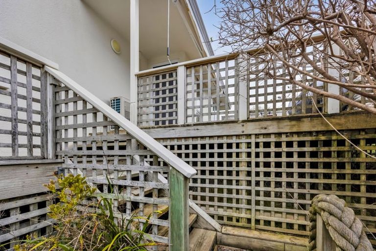 Photo of property in 54 Karina Road, Merrilands, New Plymouth, 4312