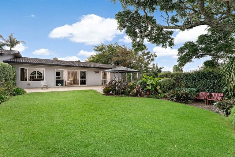 Photo of property in 35 Cloverfields Drive, Waimauku, 0812