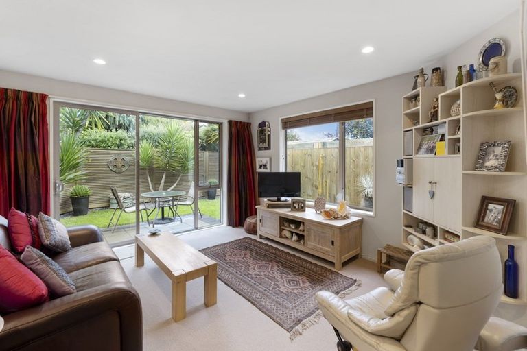 Photo of property in 2/62 Radley Street, Woolston, Christchurch, 8023