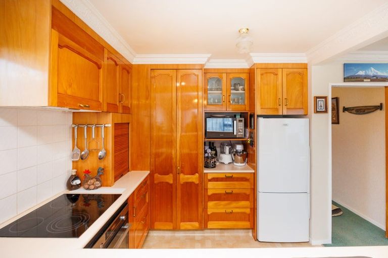 Photo of property in 1 Wincanton Place, Awapuni, Palmerston North, 4412