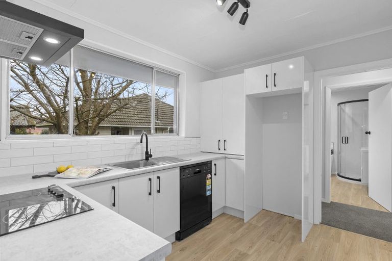 Photo of property in 1/1171 Fergusson Drive, Clouston Park, Upper Hutt, 5018