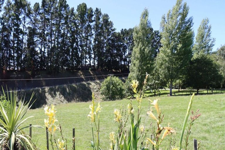 Photo of property in 137 Lees Pakaraka Road, Te Ore Ore, Masterton, 5886