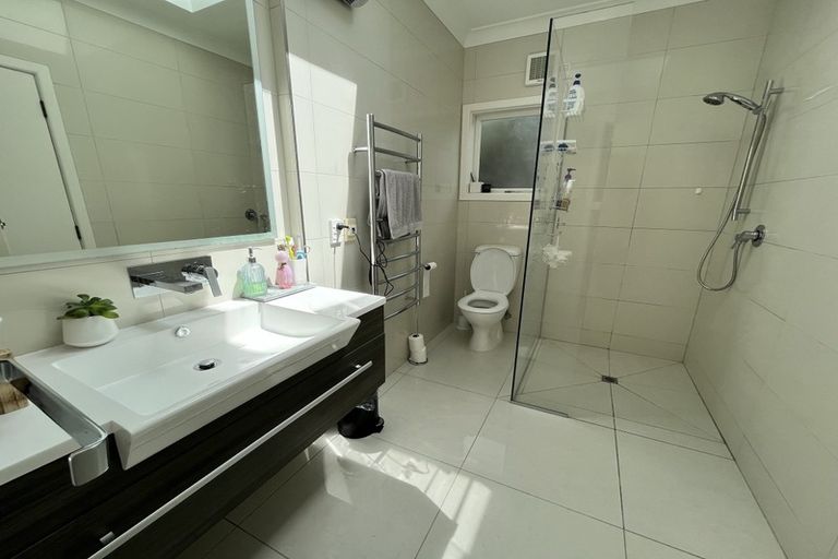 Photo of property in 18 Rama Crescent, Khandallah, Wellington, 6035