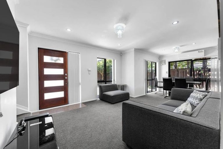 Photo of property in 46c Russell Road, Manurewa, Auckland, 2102
