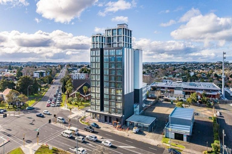Photo of property in 401/1 Buscomb Avenue, Henderson, Auckland, 0610