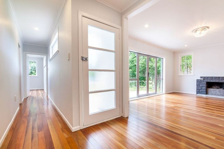 Photo of property in 26 Trojan Crescent, New Lynn, Auckland, 0600