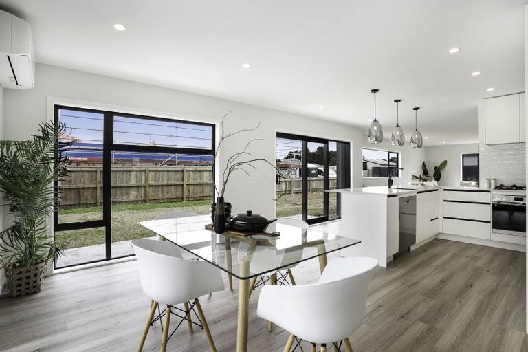 Photo of property in 8 Miles Lane, Carterton, 5713