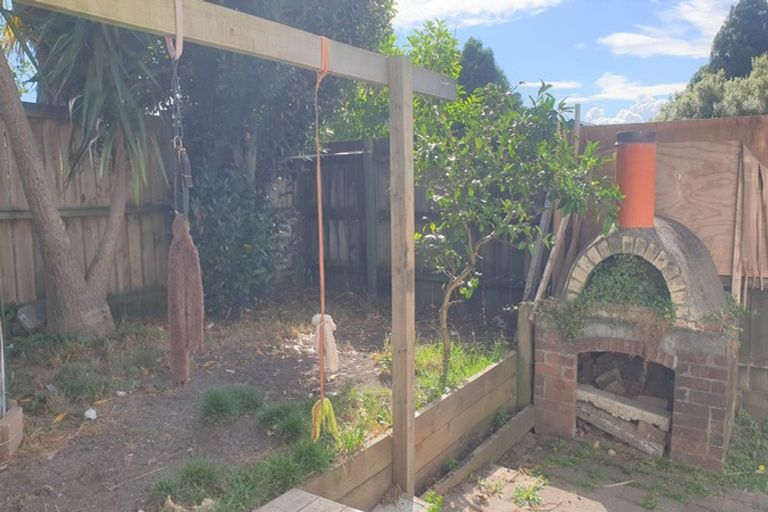 Photo of property in 63 Nikau Street, New Lynn, Auckland, 0600