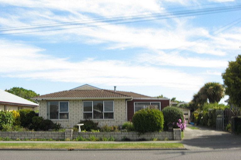 Photo of property in 408 Mairehau Road, Parklands, Christchurch, 8083