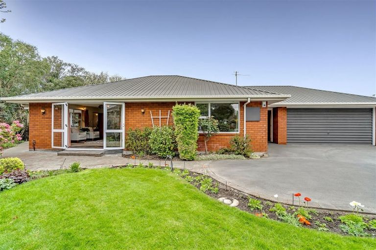 Photo of property in 216 Grahams Road, Burnside, Christchurch, 8053