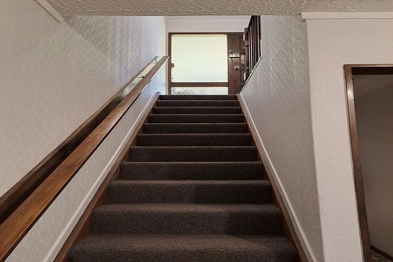 Photo of property in 67ab Thurleigh Grove, Karori, Wellington, 6012