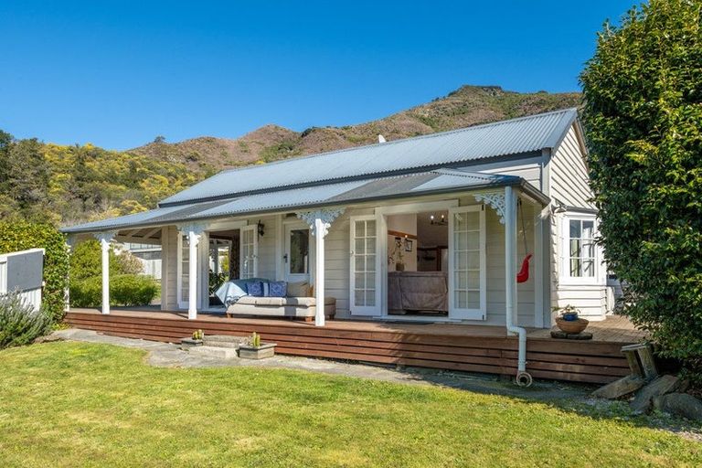 Photo of property in 13e Main Rd Havelock, Havelock, 7100