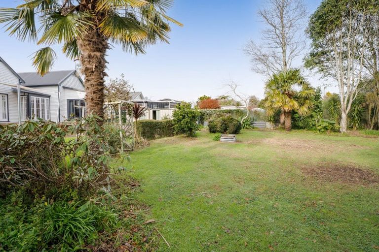 Photo of property in 24 Dunn Street, Egmont Village, 4372