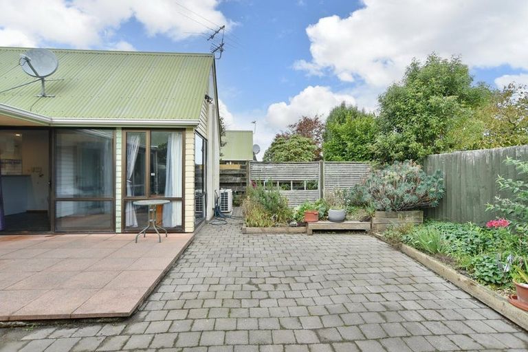 Photo of property in 2/16 Owens Terrace, Upper Riccarton, Christchurch, 8041