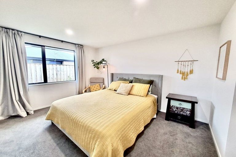 Photo of property in 6 Classic Lane, Rolleston, 7614