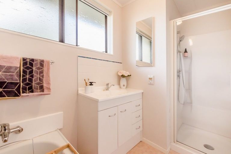 Photo of property in 3 Matai Street, Waikanae, 5036