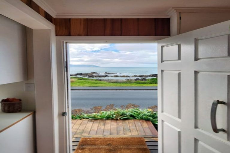 Photo of property in 130 Owhiro Bay Parade, Owhiro Bay, Wellington, 6023
