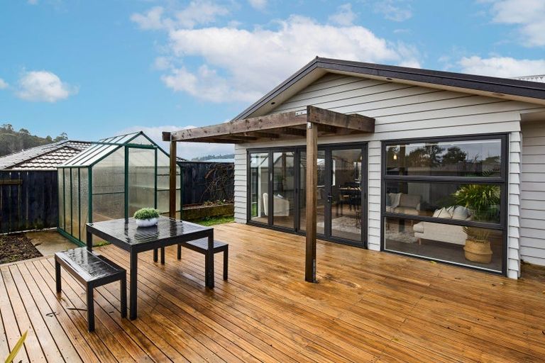 Photo of property in 49 Sunstone Crescent, Brown Owl, Upper Hutt, 5018