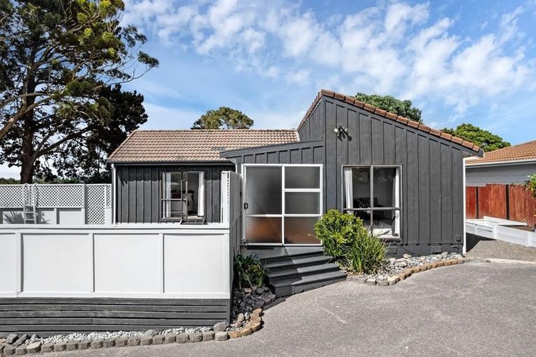 Photo of property in 59 West Harbour Drive, West Harbour, Auckland, 0618