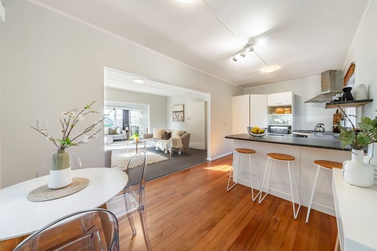 Photo of property in 11 Terawhiti Terrace, Karori, Wellington, 6012