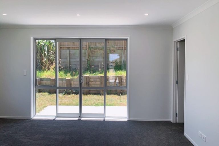Photo of property in 16 Goh Place, Manurewa, Auckland, 2105
