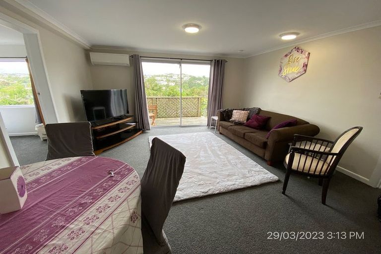 Photo of property in 131 Ruskin Road, Newlands, Wellington, 6037