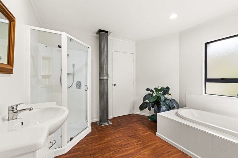 Photo of property in 35 Raratu Road, Kahuranaki, Havelock North, 4295