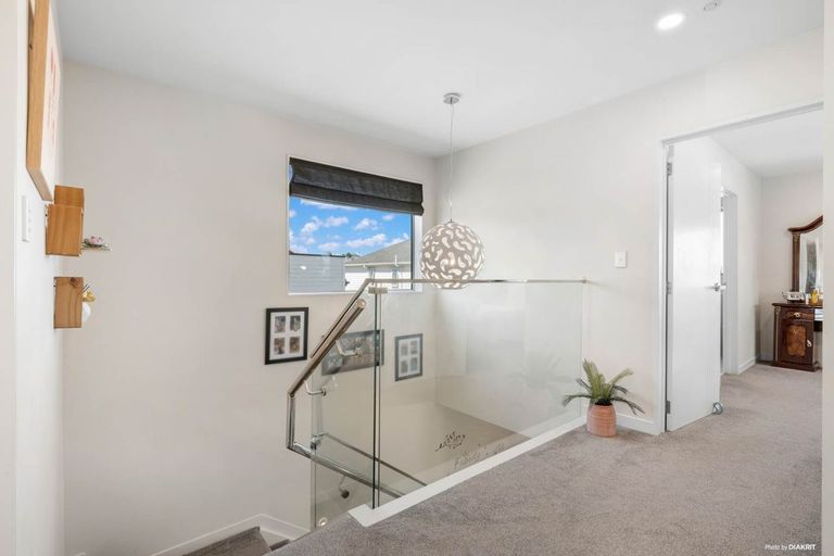 Photo of property in 16 Kaipuke Crescent, Gulf Harbour, Whangaparaoa, 0930