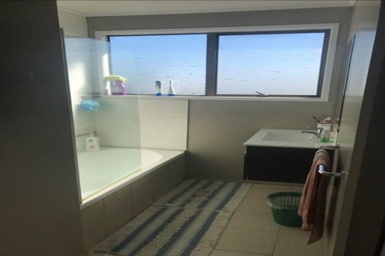 Photo of property in 21 Matthews Road, Flat Bush, Auckland, 2019