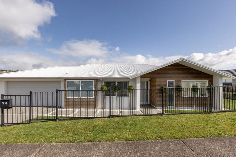 Photo of property in 74 Whakaturou Crescent, Pyes Pa, Tauranga, 3112