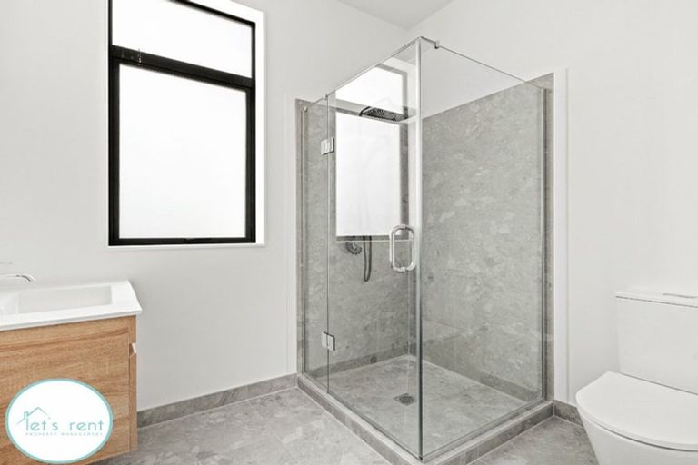 Photo of property in 37 Sunnypark Avenue, Rosehill, Papakura, 2113