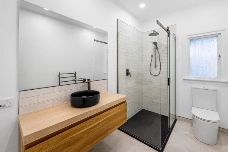 Photo of property in 14 Rimu Street, Strandon, New Plymouth, 4312