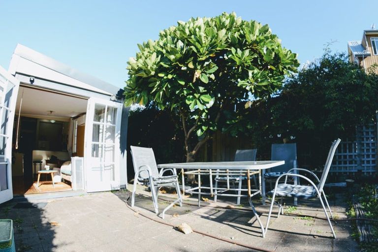 Photo of property in 244 Adelaide Road, Newtown, Wellington, 6021
