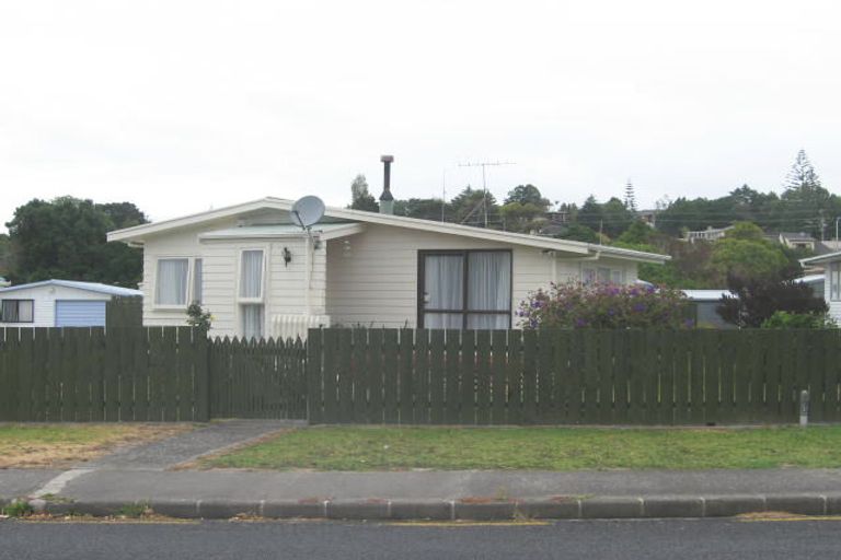 Photo of property in 26 Lingfield Street, Glenfield, Auckland, 0629