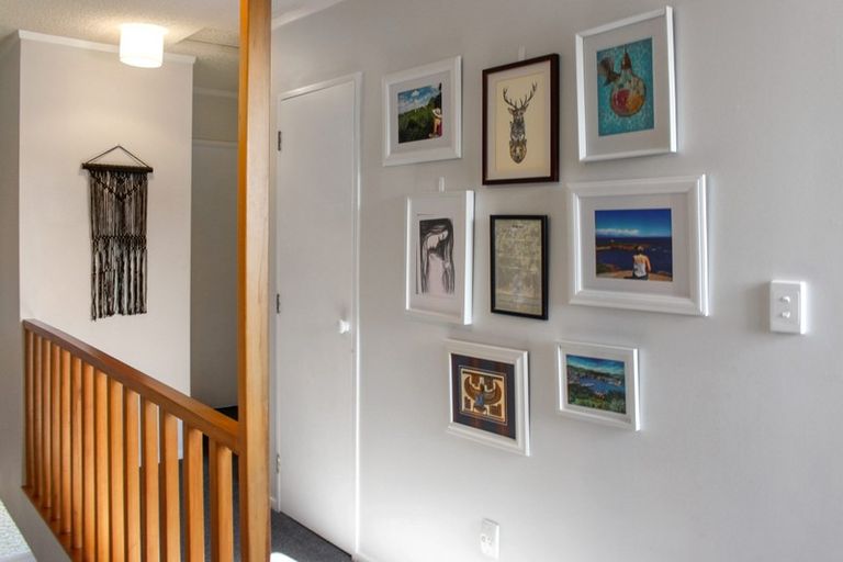 Photo of property in 8/2 Burdendale Grove, Churton Park, Wellington, 6037