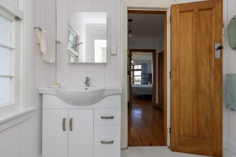 Photo of property in 5 Golf Road, Paraparaumu Beach, Paraparaumu, 5032