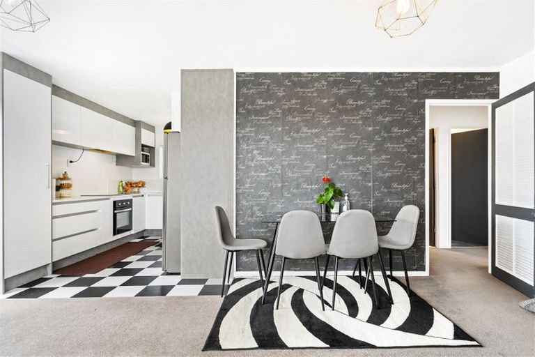 Photo of property in 323 Triangle Road, Massey, Auckland, 0614