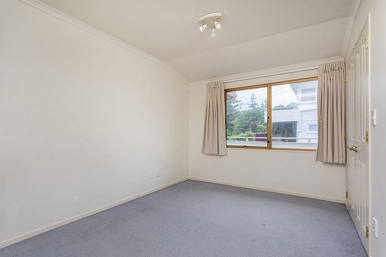 Photo of property in 17 Sea Vista Avenue, Beach Haven, Auckland, 0626