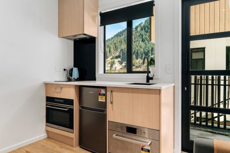 Photo of property in The Alex Apartments, 135u18b Hallenstein Street, Queenstown, 9300