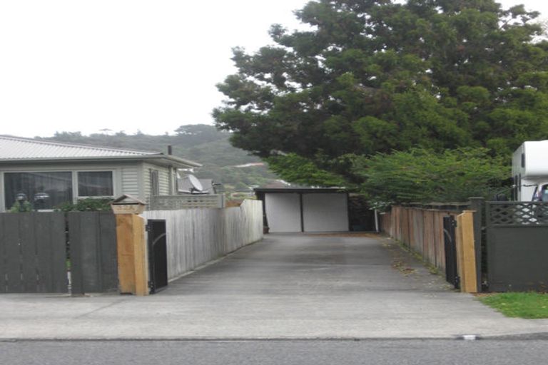 Photo of property in 32 Glen Road, Stokes Valley, Lower Hutt, 5019