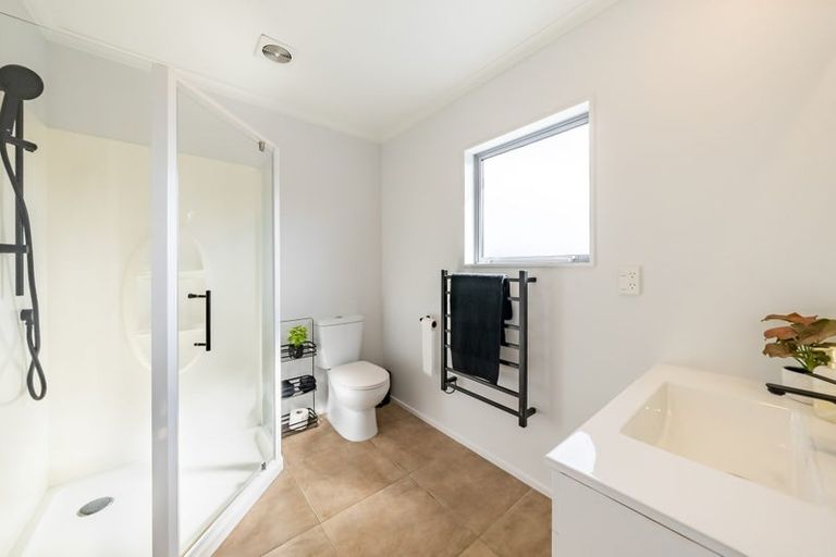 Photo of property in 17 Sumner Terrace, Aotea, Porirua, 5024