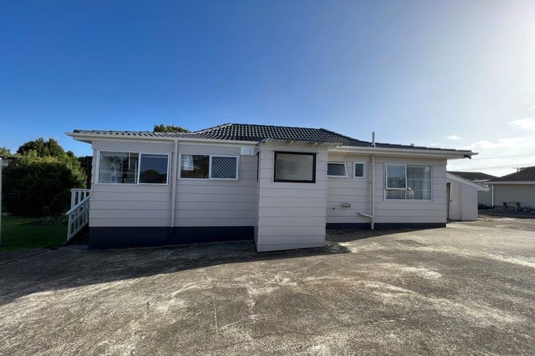 Photo of property in 2/142 Birkdale Road, Birkdale, Auckland, 0626
