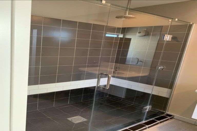 Photo of property in 18 Linkwater Way, Parklands, Christchurch, 8083