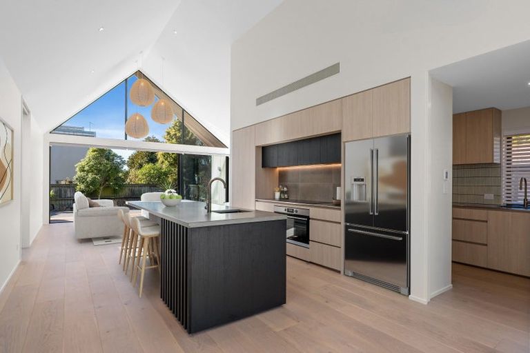 Photo of property in 57 Wiggins Street, Sumner, Christchurch, 8081