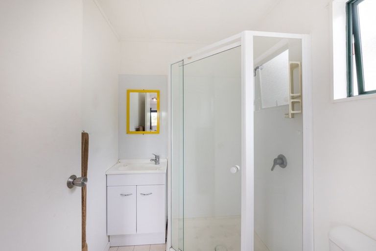 Photo of property in 19 Featherston Street, Takaro, Palmerston North, 4412