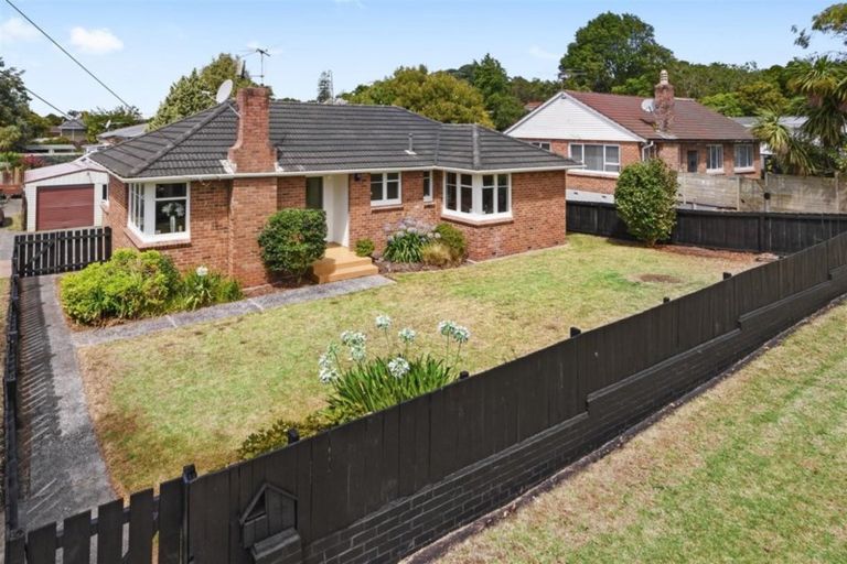 Photo of property in 1/23 Woodward Avenue, Mangere Bridge, Auckland, 2022