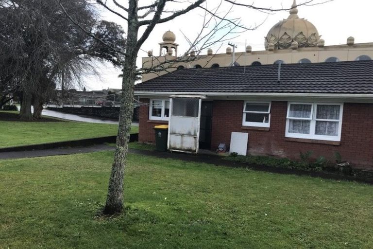 Photo of property in 112 Great South Road, Manurewa, Auckland, 2102