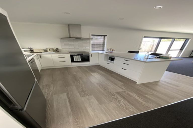 Photo of property in 18 Chelwood Street, Takaro, Palmerston North, 4412