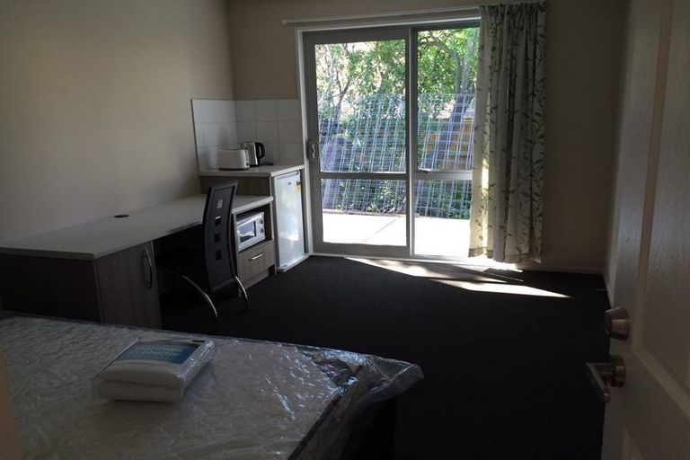 Photo of property in 98 Rattray Street, Riccarton, Christchurch, 8041